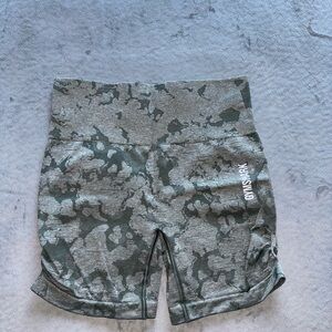Vital Seamless Camo Gymshark shorts - green